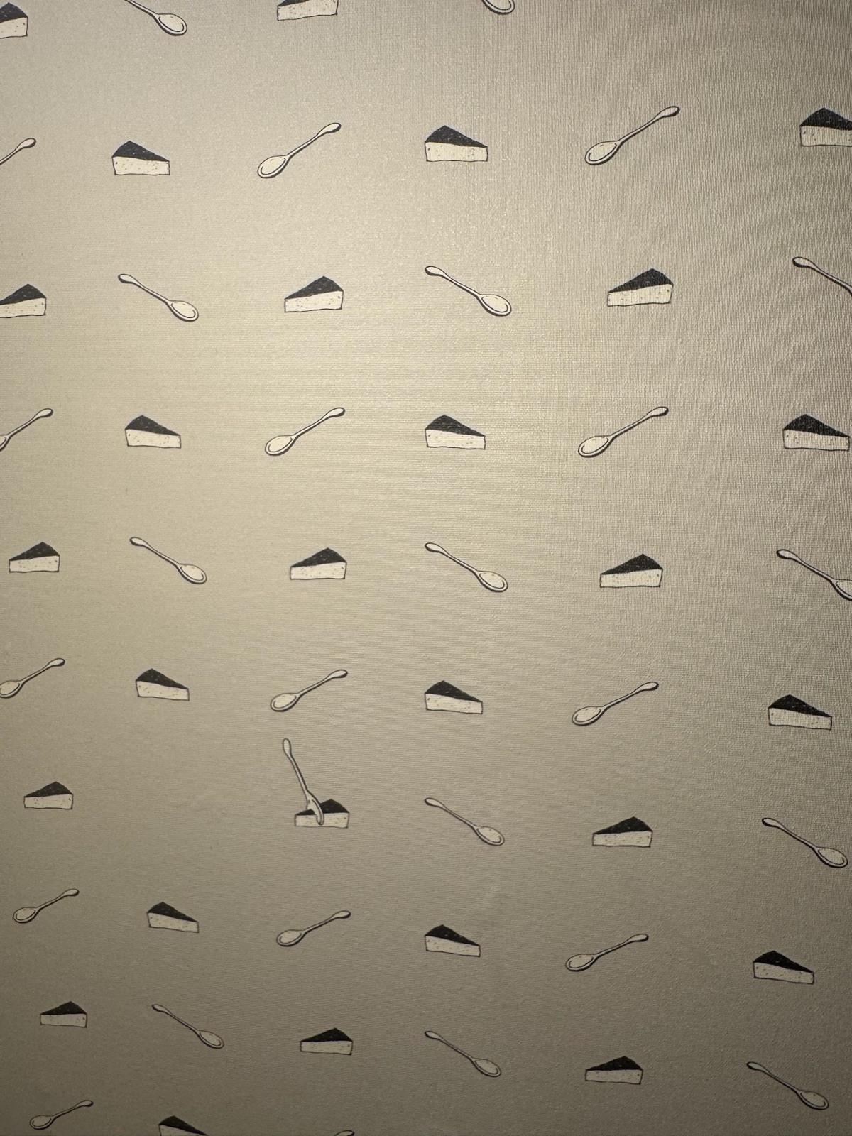 La Maritxu cheesecake-and-spoon wallpaper